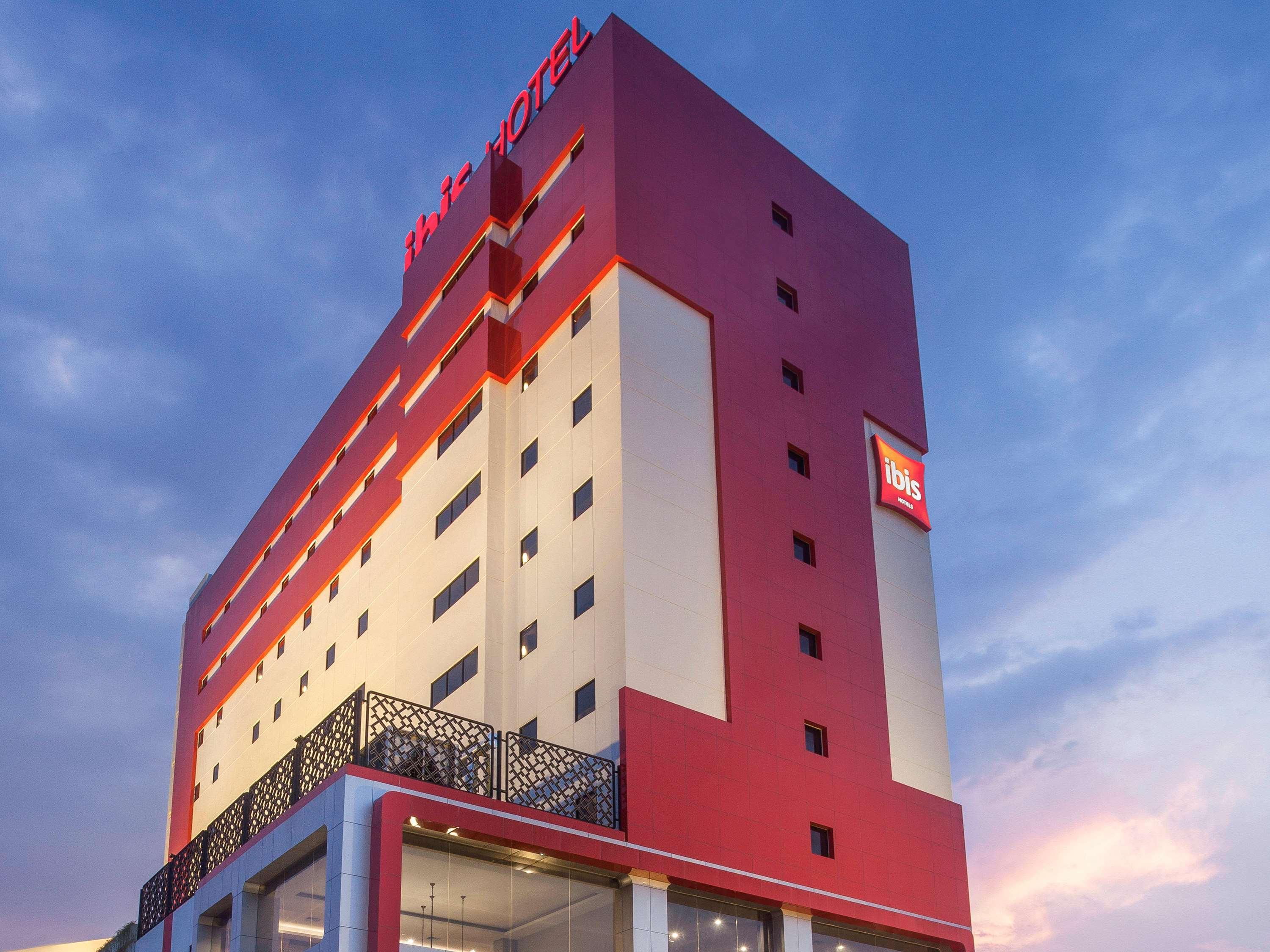 Ibis Pontianak City Center Exterior foto